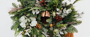 Festive wreath making at Hudson Belle